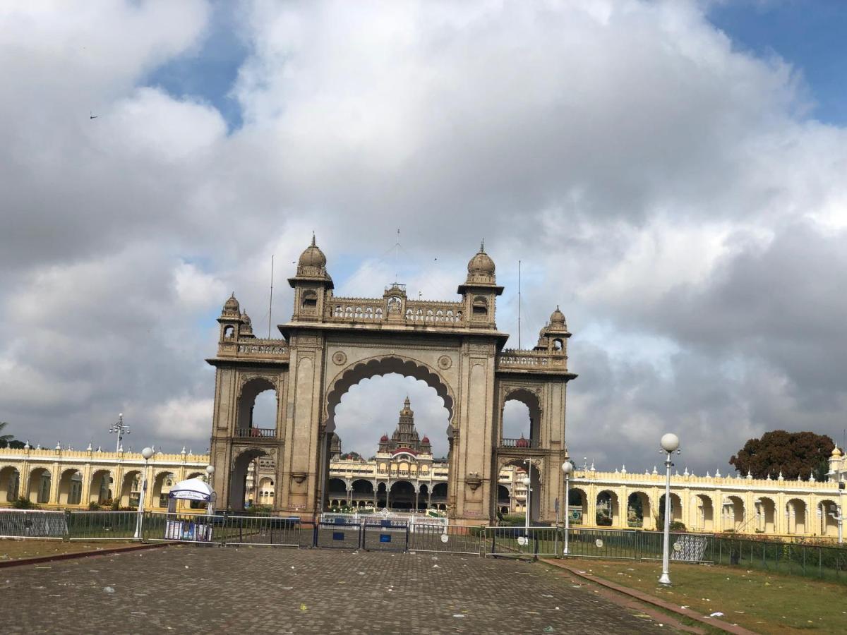 Skyhouse Homestay Mysore Eksteriør billede
